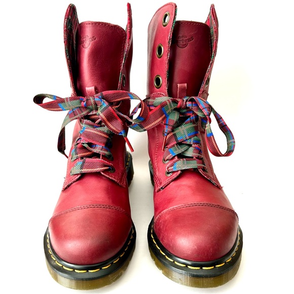 Dr. Martens Aimelie Aimilita Triumph Plaid Fold-Over 9-Eye Boot Red Leather 9 - Picture 7 of 13